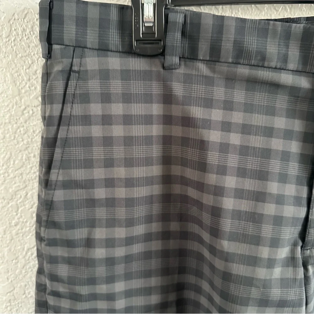 Nike Golf Dri-FIT Plaid Shorts Mens Size 36 Gray Performance Flat Front
